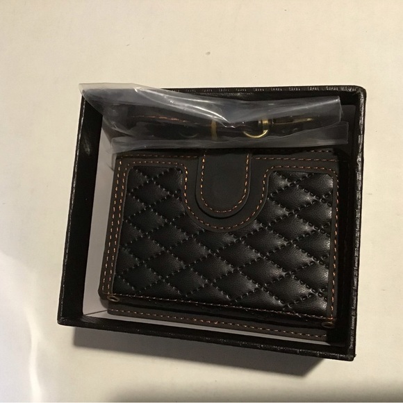 NWOT  Samsung flip Z3 wallet phone case. - Picture 1 of 4